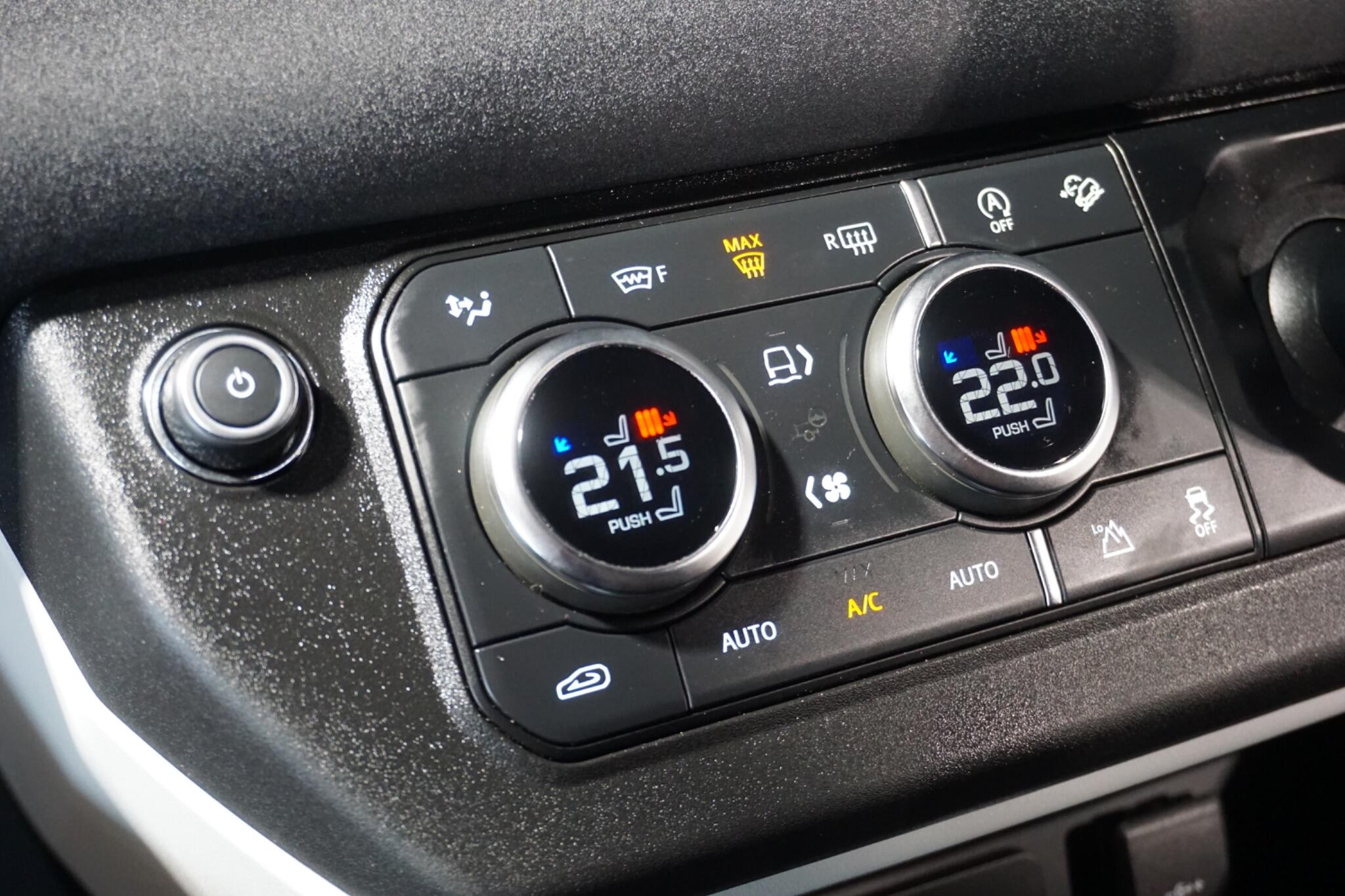 Land Rover Defender 90 3.0 D250 MHEV Hard Top SUV 3dr Diesel Auto 4WD SWB Euro 6 (s/s) (250 ps)